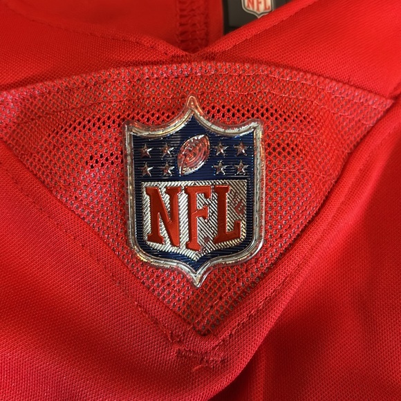 Nike Kansas City Chiefs Mahomes Red and White Football Jersey On Field - Picture 6 of 7